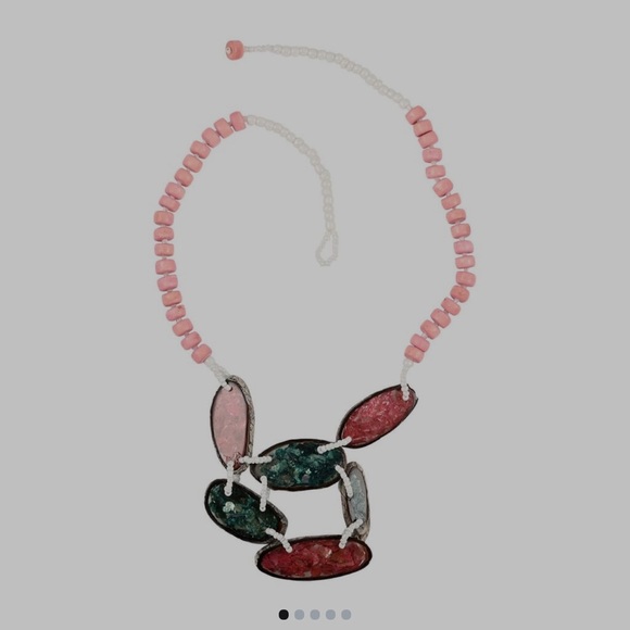 Bead and Resin Necklace - Picture 5 of 5